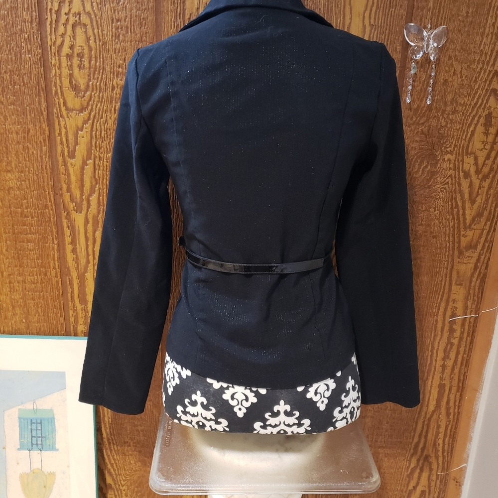 💖3/20Black belted blazer with glitter detail - Picture 3 of 4